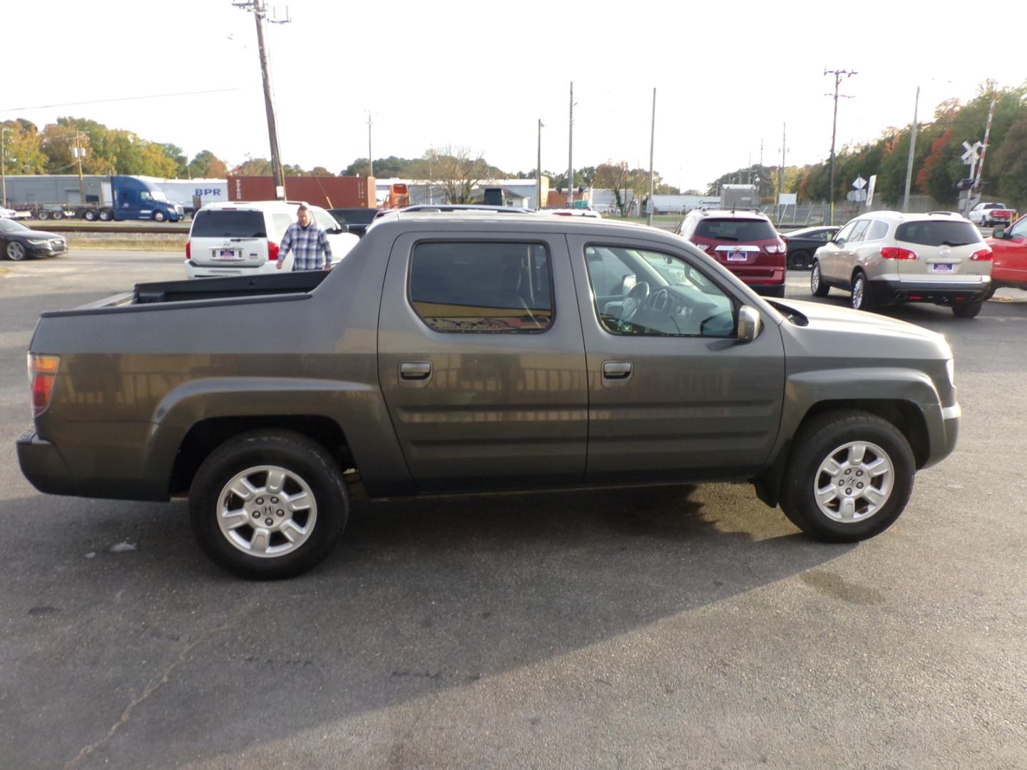 2007 Grey Honda Ridgeline (2HJYK165X7H) , located at 5700 Curlew Drive, Norfolk, VA, 23502, (757) 455-6330, 36.841885, -76.209412 - Photo#15